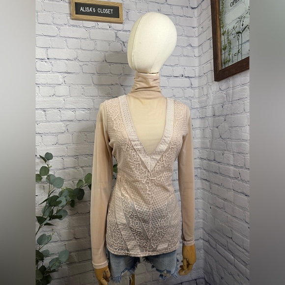 GUESS Riva Mesh pink mauve Turtleneck Top - Picture 2 of 7